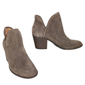 LUCKY BRAND Beetrix Heeled Ankle Bootie in Carafe Oiled Suede V-Notch Women's 11